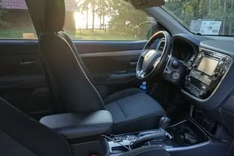 Mitsubishi Outlander, 2.0, 110 kW, petrol, automatic, four-wheel drive