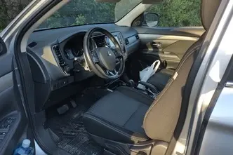 Mitsubishi Outlander, 2.0, 110 kW, petrol, automatic, four-wheel drive