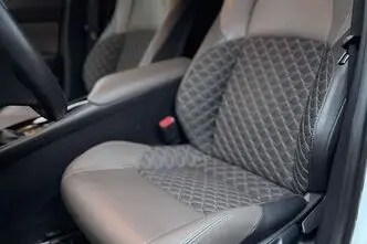 Toyota C-HR, 1.8, 72 kW, hübriid, automaat, esivedu