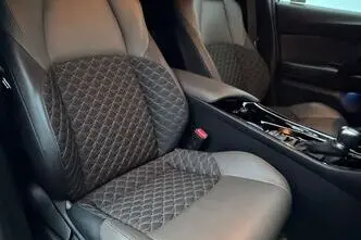 Toyota C-HR, 1.8, 72 kW, hübriid, automaat, esivedu