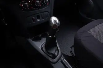 Dacia Sandero, 0.9, 66 kW, benzinas, mechaninė, priekiniai varomieji ratai