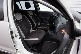 Dacia Sandero, 0.9, 66 kW, benzinas, mechaninė, priekiniai varomieji ratai