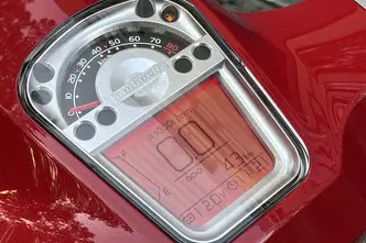 2.6 kW, benzīns, automātiskā, aizmugurējā piedziņa