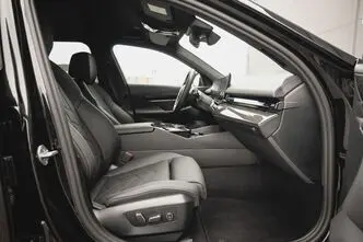 BMW 520, 2.0, 145 kW, гибрид, автомат, полный привод