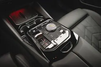 BMW 520, 2.0, 145 kW, гибрид, автомат, полный привод