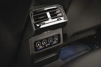 BMW 520, 2.0, 145 kW, гибрид, автомат, полный привод