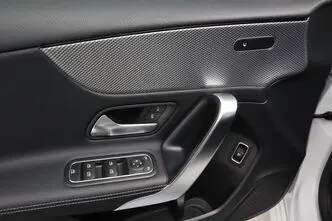 Mercedes-Benz A 180, 1.3, 100 kW, bensiin, automaat, esivedu