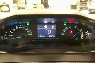 Peugeot 2008, elekter, automaat, esivedu