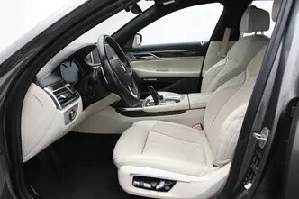BMW 750, 4.4, 330 kW, petrol, automatic, four-wheel drive