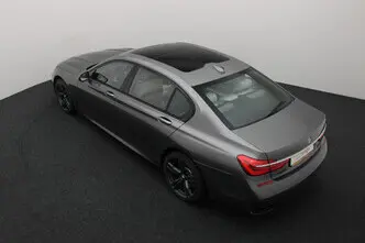 BMW 750, 4.4, 330 kW, petrol, automatic, four-wheel drive