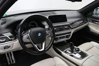 BMW 750, 4.4, 330 kW, petrol, automatic, four-wheel drive