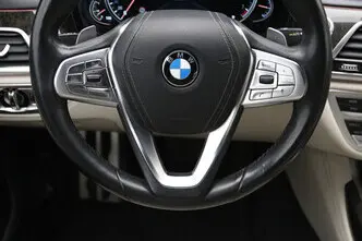 BMW 750, 4.4, 330 kW, petrol, automatic, four-wheel drive
