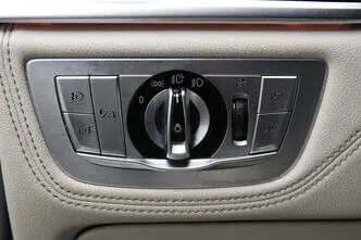 BMW 750, 4.4, 330 kW, petrol, automatic, four-wheel drive