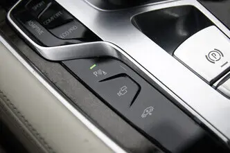 BMW 750, 4.4, 330 kW, petrol, automatic, four-wheel drive