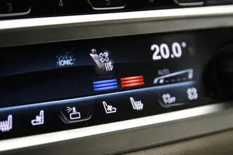 BMW 750, 4.4, 330 kW, petrol, automatic, four-wheel drive
