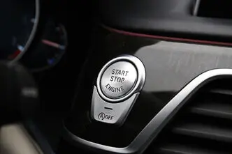 BMW 750, 4.4, 330 kW, petrol, automatic, four-wheel drive
