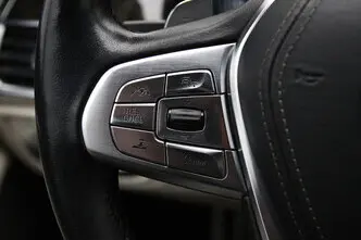 BMW 750, 4.4, 330 kW, petrol, automatic, four-wheel drive