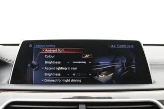 BMW 750, 4.4, 330 kW, petrol, automatic, four-wheel drive