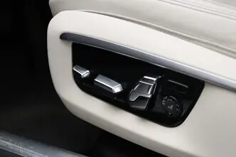 BMW 750, 4.4, 330 kW, petrol, automatic, four-wheel drive