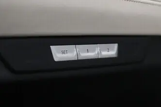 BMW 750, 4.4, 330 kW, petrol, automatic, four-wheel drive