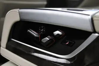 BMW 750, 4.4, 330 kW, petrol, automatic, four-wheel drive