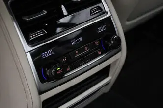 BMW 750, 4.4, 330 kW, petrol, automatic, four-wheel drive
