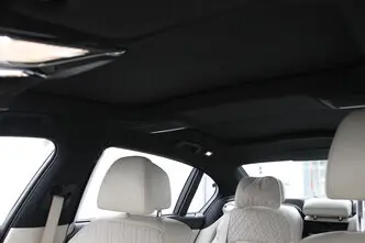 BMW 750, 4.4, 330 kW, petrol, automatic, four-wheel drive