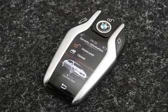 BMW 750, 4.4, 330 kW, petrol, automatic, four-wheel drive