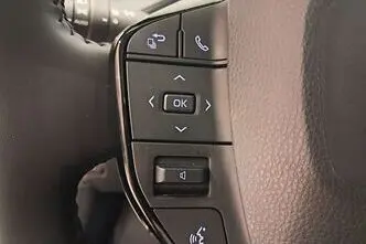 Toyota Prius, 2.0, 111 kW, plug-in hybrid, automatic, front-wheel drive