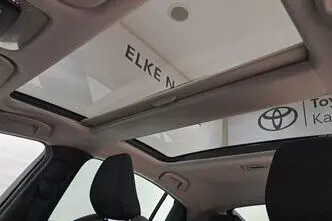 Toyota Prius, 2.0, 111 kW, plug-in hybrid, automatic, front-wheel drive