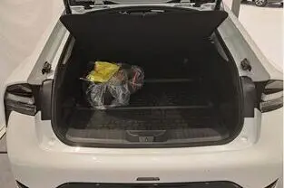 Toyota Prius, 2.0, 111 kW, plug-in hybrid, automatic, front-wheel drive