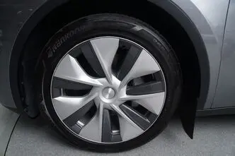 Tesla Model Y, 190 kW, elektra, automatinė, visų varomųjų ratų pavara