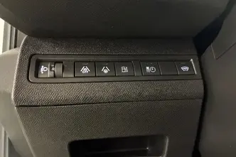 Peugeot 3008, 1.6, 133 kW, подключаемый гибрид, автомат, передний привод