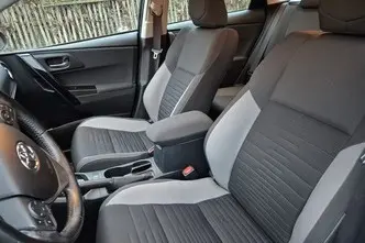 Toyota Auris, 1.6, 97 kW, bensiin, automaat, esivedu