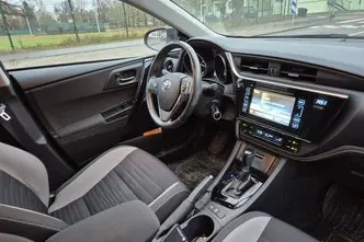 Toyota Auris, 1.6, 97 kW, bensiin, automaat, esivedu