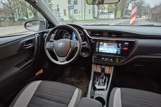Toyota Auris, 1.6, 97 kW, bensiin, automaat, esivedu