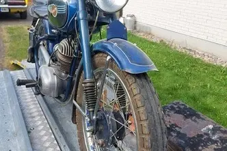 benzīns, manuālā, aizmugurējā piedziņa