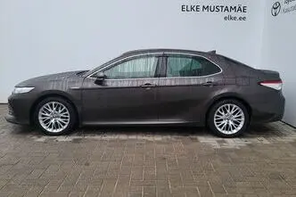 Toyota Camry, 2.5, 131 kW, hybrid, automatic, front-wheel drive