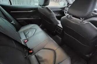 Toyota Camry, 2.5, 131 kW, hybrid, automatic, front-wheel drive