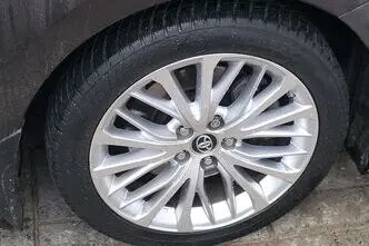 Toyota Camry, 2.5, 131 kW, hybrid, automatic, front-wheel drive