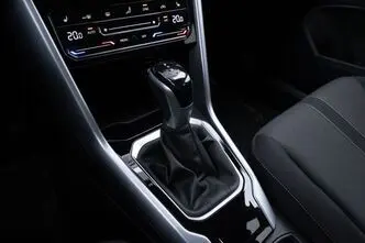 Volkswagen T-Roc, 2.0, 110 kW, дизель, автомат, передний привод