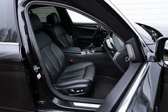 BMW 530, 2.0, 185 kW, подключаемый гибрид, автомат, задний привод