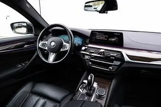 BMW 530, 2.0, 185 kW, подключаемый гибрид, автомат, задний привод
