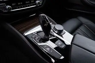 BMW 530, 2.0, 185 kW, подключаемый гибрид, автомат, задний привод