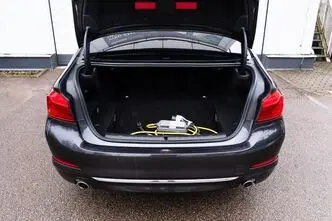 BMW 530, 2.0, 185 kW, подключаемый гибрид, автомат, задний привод