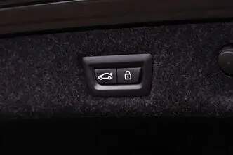 BMW 530, 2.0, 185 kW, подключаемый гибрид, автомат, задний привод