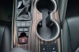 Toyota Camry, 2.5, 131 kW, hübriid, automaat, esivedu