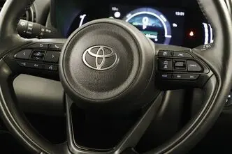 Toyota Yaris, 1.5, 68 kW, hybrid, automatic, front-wheel drive