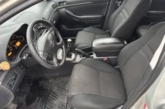 Toyota Avensis, 2.2, 110 kW, diesel, manual, front-wheel drive