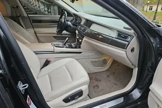 BMW 730, 3.0, 190 kW, дизель, автомат, полный привод